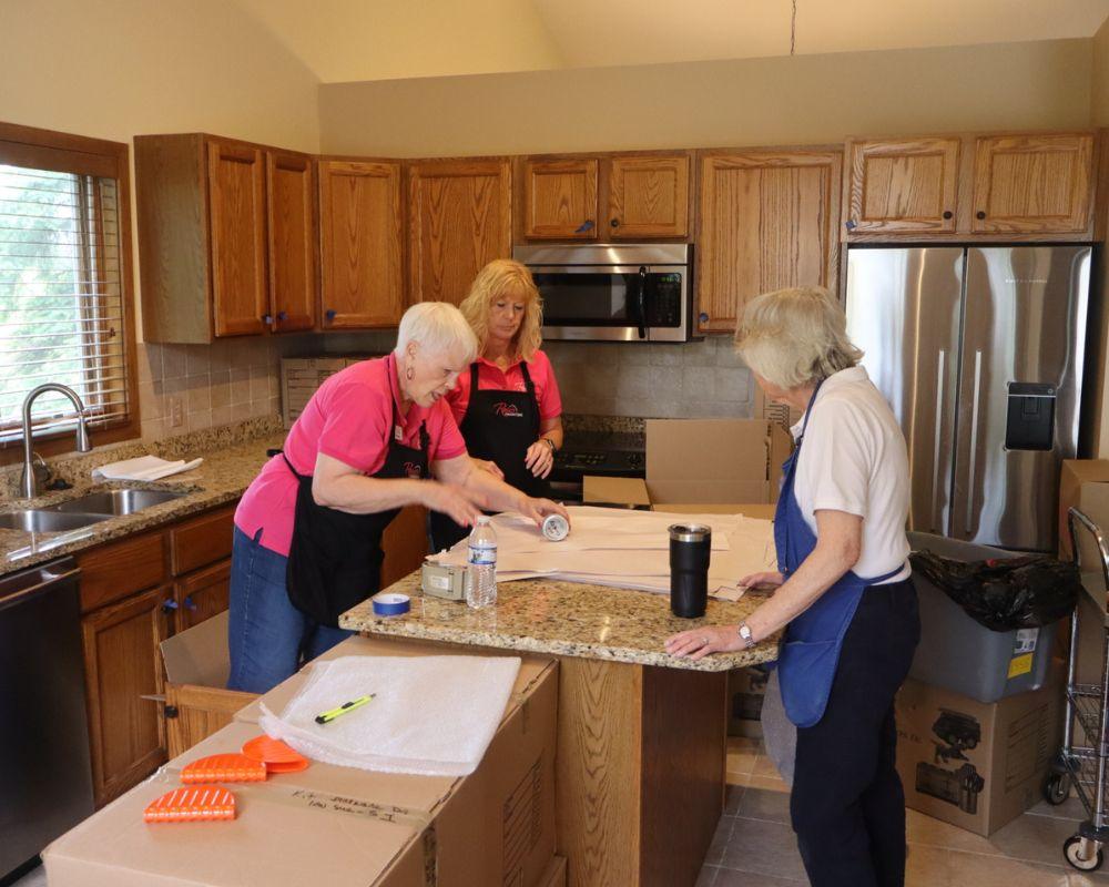 Rose's Daughters team helping prepare for a senior move in Brooklyn Park