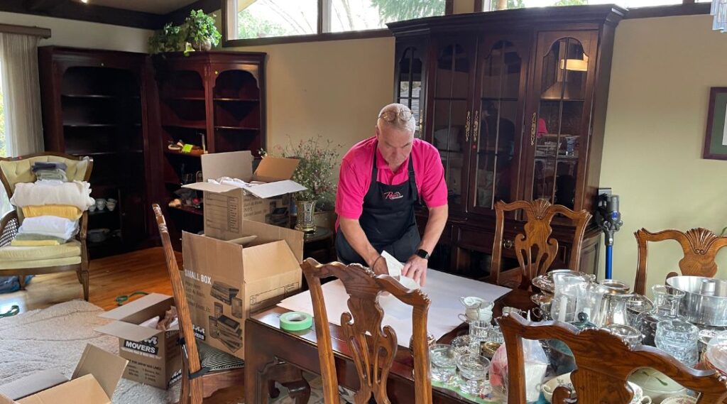 Professional estate cleanout services (1)